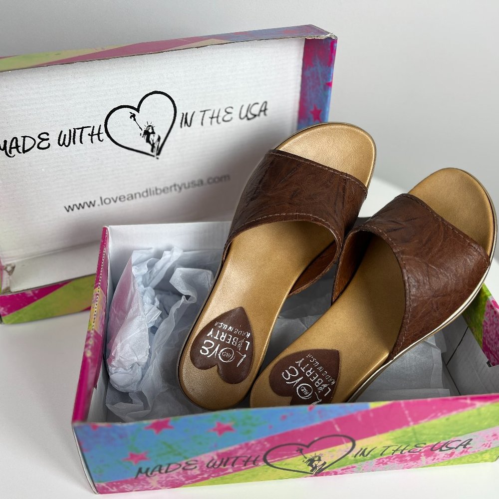 NEW Love and Liberty Women's Orthodic Getaway Leather Sandal Brown - Size 9